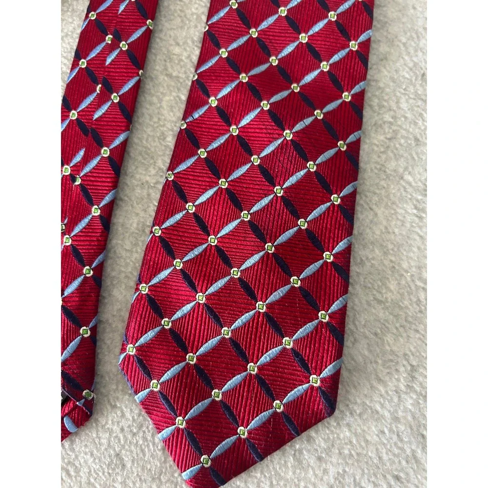 Jos. A. Bank Signature‎ Collection Red Silk Geometric Lattice Men's Necktie